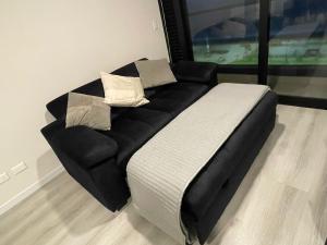 Departamento con baño y cocina equipada