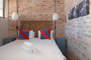 6 On Pepper Apartments