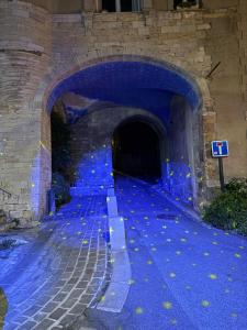 T2, 4 pers max, terrasse avec vue et parking privé, proche centre et mer