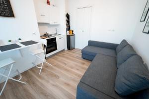 SAN SIRO 6 min - CITY LIFE 15 min