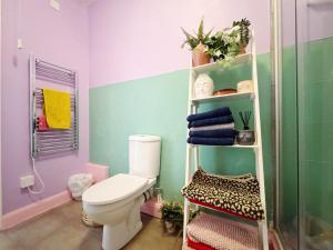 Quirky Apartment Close to town centre and FREE parking