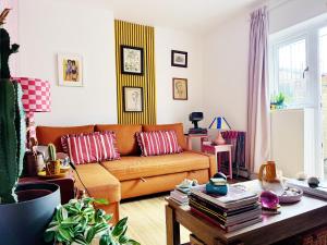 Quirky Apartment Close to town centre and FREE parking