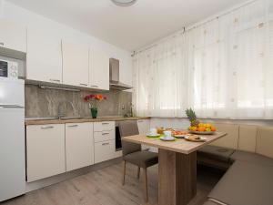 Apartment Bal