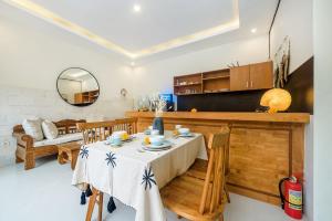 Adikara Villa 2 Cozy 2BR in Canggu, Berawa 5 mins to the beach
