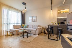 Azur Alegria Studio by RV Apartments - free parking & pool