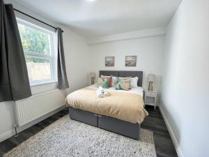 Two bedroom ground floor flat with outdoor space