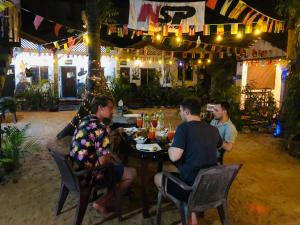 Star Rest Surf Camp Arugambay