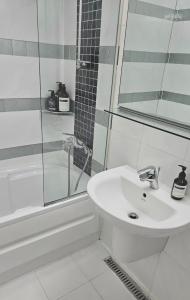 1 minute from Gongdeok Station, Tongchang City View