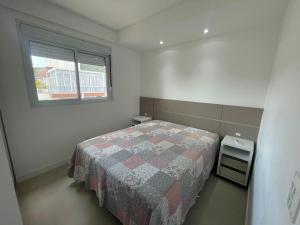 cód 157 - Apartamento á apenas 100 metros do mar!