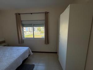 Cód 181 - Apartamento a 70 metros do mar com 2 dormitórios