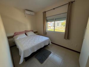 Cód 181 - Apartamento a 70 metros do mar com 2 dormitórios
