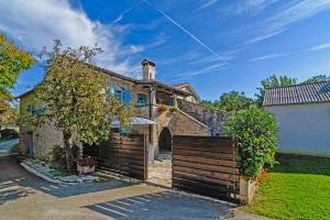 Erisa in Trošti (Haus für 6 Personen)