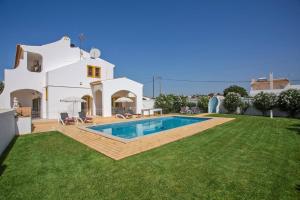 Villa Carlos by Villa Plus