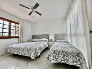 Sunny Daze Golf del Sur