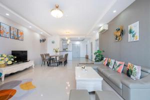 Căn Hộ View Biển - Đối Diện Tháp Tam Thắng Bãi Sau