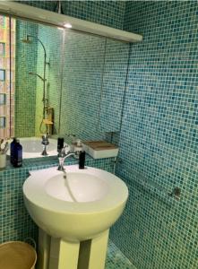 One bedroom with balcony Rue Chabaud