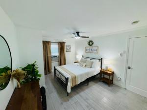 Beach, Work & Relax I Sarasota Cassia I Month Disc I Fire Pit