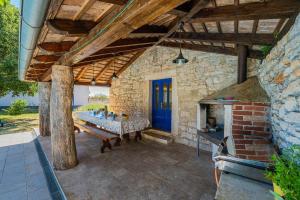 Kutić in Štokovci (Haus für 10-15 Personen)