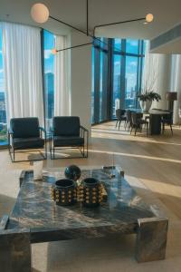 Two-Level Top Floor Penthouse Melbourne Square