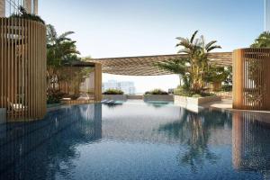 Two-Level Top Floor Penthouse Melbourne Square