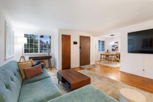 Cozy Portland Retreat with Private Patio and Grill