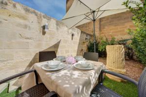 Casa Elena, Private Garden, Office,1 Minute to the Sea by Haven & Keys Malta