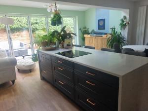 Fab 2 double bed detached house