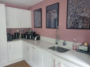 Fab 2 double bed detached house