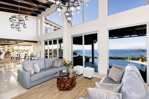 Sunset Ridge Ocean View & Infinity Pool