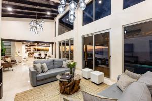 Sunset Ridge Ocean View & Infinity Pool