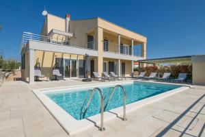 Villa Valentina in Krnica - Haus für 8-9 Personen - 4hvězdičkové hotely ve městě Krnica