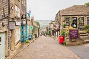 Oakworth 3 Bed Cottage, Sleeps 5, Haworth, Brontë
