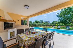 Villa Vera in Ližnjan - Haus für 8 Personen