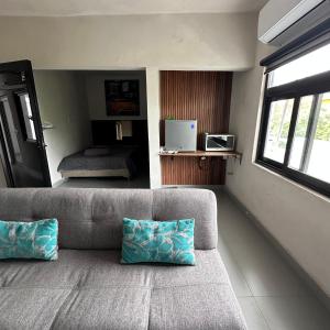 Amplia habitación privada a minutos de Fundidora