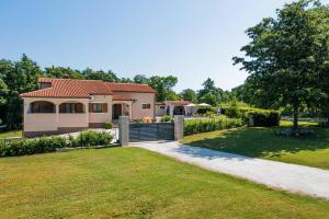 Villa Božac in Cukrići - Haus für 6 Personen