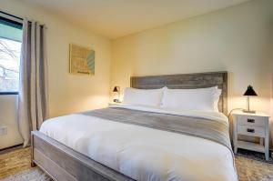 Washer & Dryer Dishwasher and AC Pets welcome Corner Apt