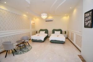 Triple cherries apartment