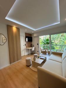 Charmant studio avec grande terrasse