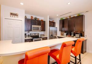 Pacifico L302 2BR Ground-Floor Condo 4 Guests