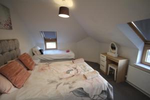 Holden Court Apartment 5