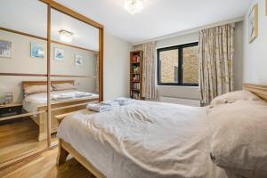Kensington Haven 3-Bed, 3-Bth Flat