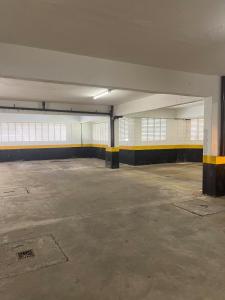 Flat com excelente localização na Granja Viana