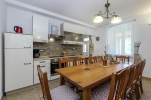 Villa Oliva Vilea in Sveta Marina - Haus für 8 Personen