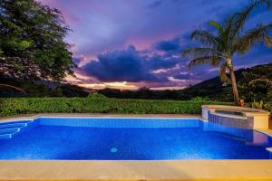 Nube Nueve 5BR Villa w Pool & Ocean Views