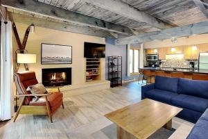 Timberline Condominiums 2 Bedroom Deluxe Unit C2E