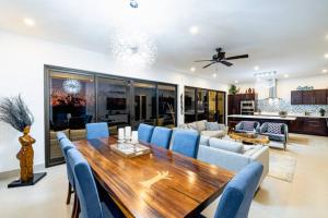 Casa Blanca 3 Master Suites & Pool Walk To Beach