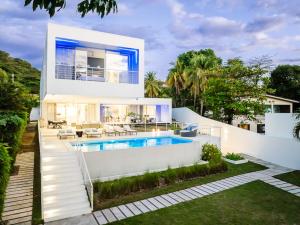 Beachfront Luxury Villa W Pool Sunset Casa De Lys - 4-Sterne-Hotels in Coco