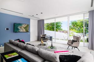 Beachfront Luxury Villa W Pool Sunset Casa De Lys