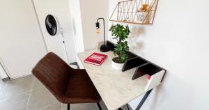 Private Parking - Balcony - Comfort & Light