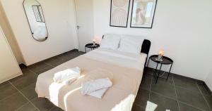 Private Parking - Balcony - Comfort & Light